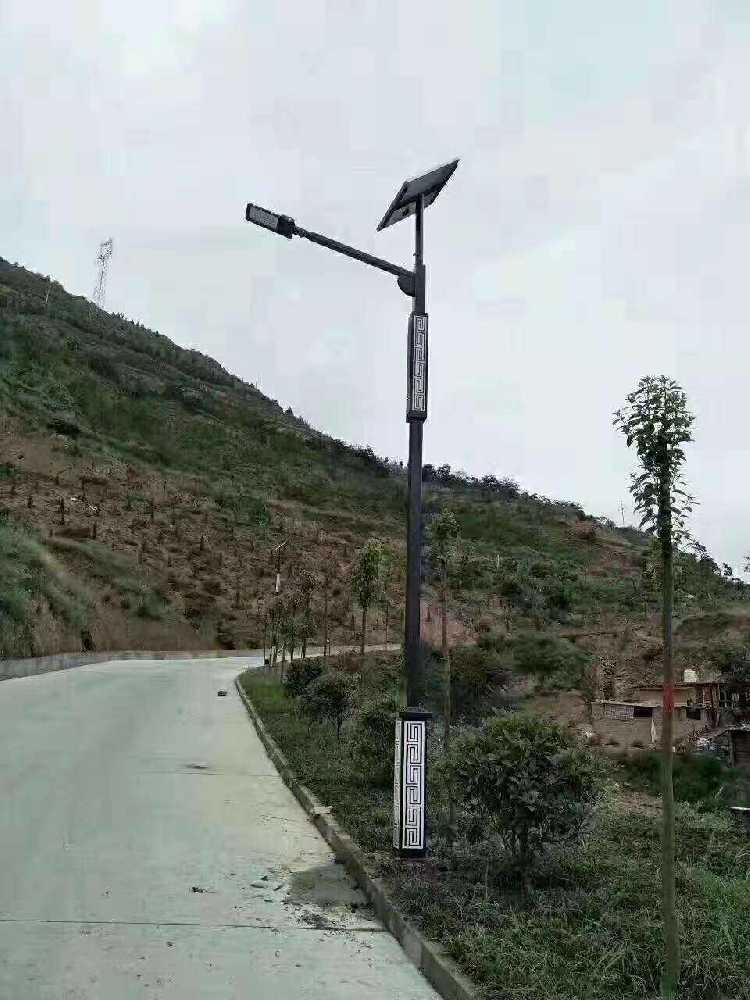 阿拉善盟仿古太阳能路灯